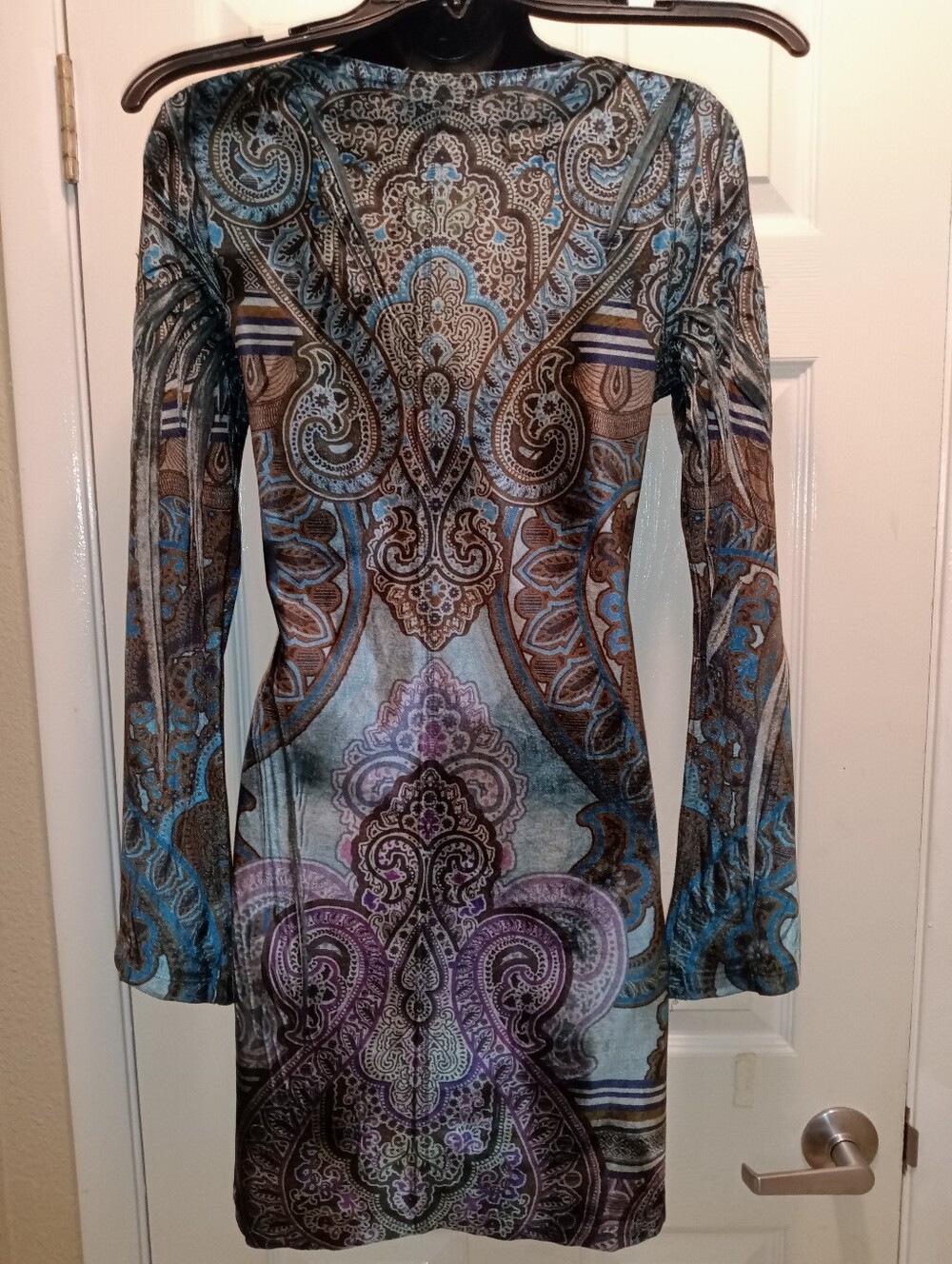 One World Velvet Paisley Print Long Sleeve Bodycon Tunic Dress in Blue & Purple - Picture 3 of 5